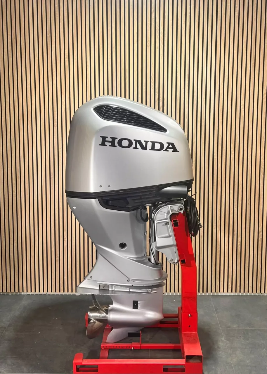 Honda BF200 200HP V6 Four Stroke EFI Outboard Motor 25 Inch Extra Long Shaft
